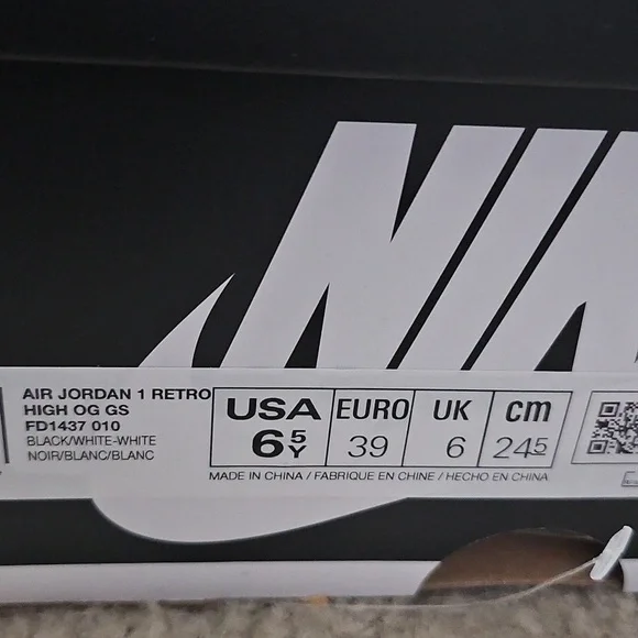 Nike Black and White Air Jordan Sneakers - Picture 6 of 6